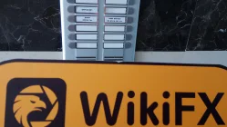 ziyaret eden Kıbrıs komisyoncusu W.G. , ofis var