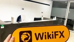 Một chuyến thăm trang web tới Elite Capitals ở Úc - Logo của IC Market được trưng bày tại Văn phòng