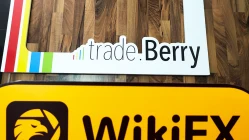 एक साइट पर जाएँTradeberry साइप्रस में - कार्यस्थल बहुत बड़ा नहीं है
