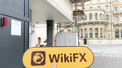 लंदन ब्रिटेन में बिलियन स्टोन का दौरा - फाइंडिंग नो ऑफिस