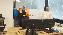 Una visita a TTCM a Cipro -- Grande scala per uffici e in buone condizioni operative