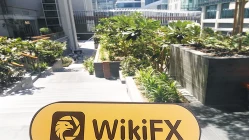 kunjungan ke Saxo di dubai – kantor pindah