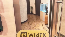 Una visita a CL Group a Hong Kong - Ufficio Trovato