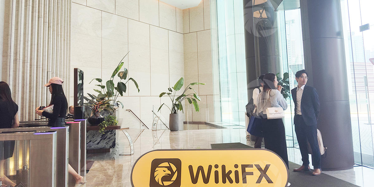 C:\Users\WikiGlobal\Desktop\4241193327-UniForex\2.jpg