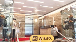 हांगकांग में Grandly Financial Group का दौरा - कार्यालय मिला