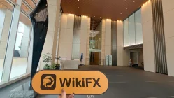 जापान में Nishimoto की यात्रा - कार्यालय मिला