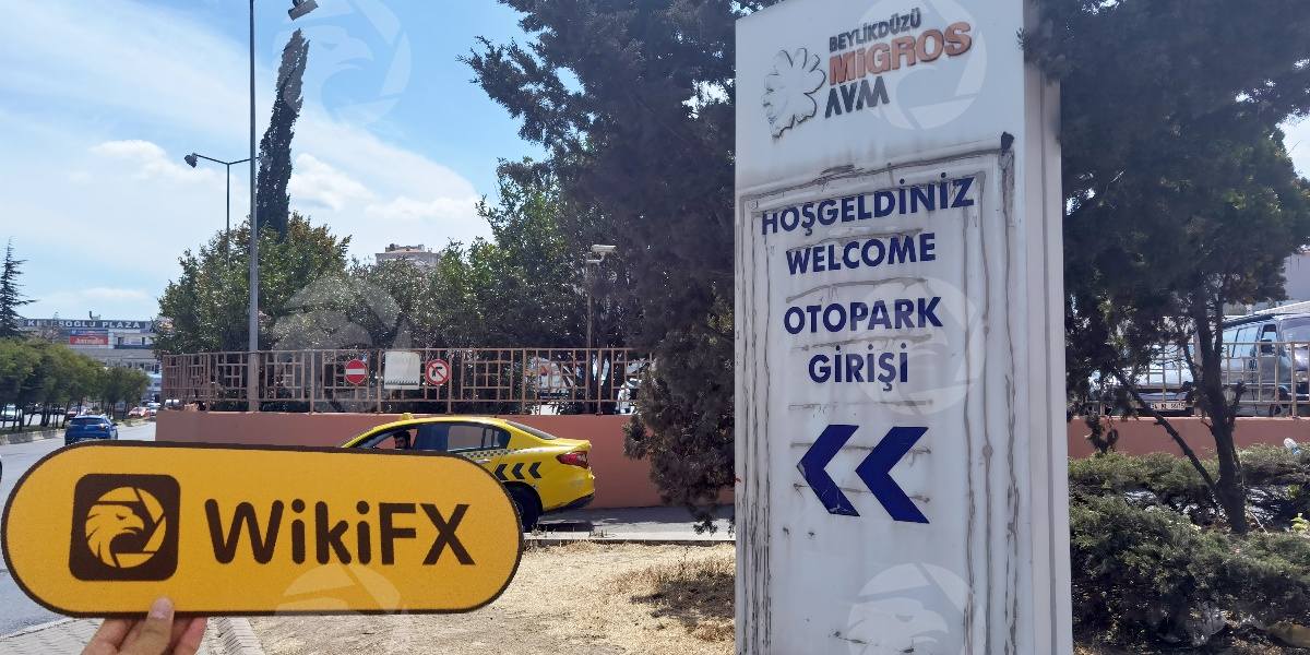 C:\Users\WikiGlobal\Pictures\5781437254-Kapalıçarşı\processed_1757069834_41f21a81_img2_v1.jpg