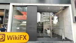 Plutus Гонконг  Проверено: Физическое присутствие не обнаружено