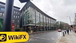 Liquid Inggris Raya  Terverifikasi: Tidak Ditemukan Kehadiran Fisik