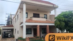 Mavqeris 키프로스  확인됨:  실제 존재하지 않음