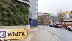 apextradeconnect.com 영국  확인됨:  물리적 존재가 발견되지 않음