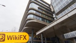 24 Faster Holanda Verificado: Não foi encontrada presença física