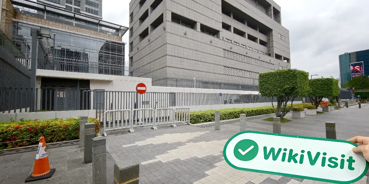 Pluang 인도네시아 (The Plaza Office Tower Unit 15B-C) 확인됨: 운영 중인 사무실 확인됨