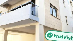 Una visita al sitoStockpair.com a Cipro - Office Found