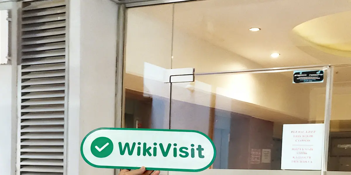 bir site ziyareti AccuIndex kıbrıs'ta -- ruizean marketlerinin logosunu taşıyan iş yeri