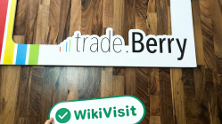 Ein Besuch vor Ort beiTradeberry in Zypern - Arbeitsplatz nicht sehr groß