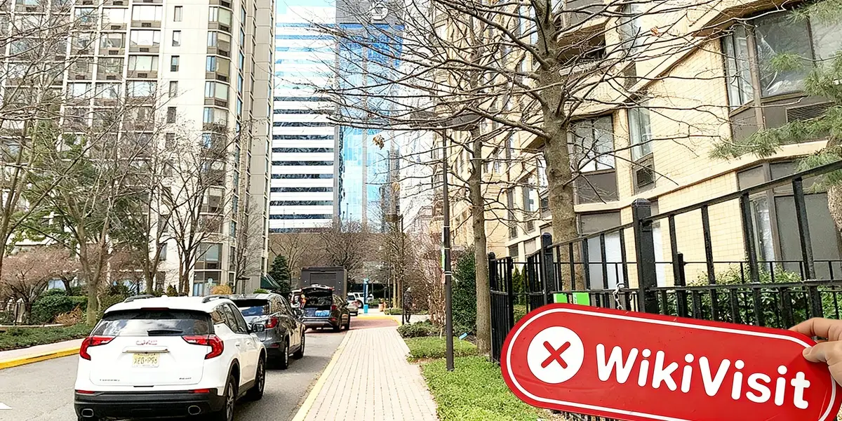Una visita al sito al rivenditore di valuta esteracheersholding a Jersey City, negli Stati Uniti, per non trovare locali commerciali reali qui