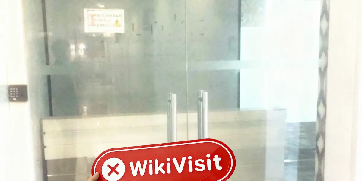 A Visit to the Foreign Exchange IDS Kapital in Indonesia - Finding No Office