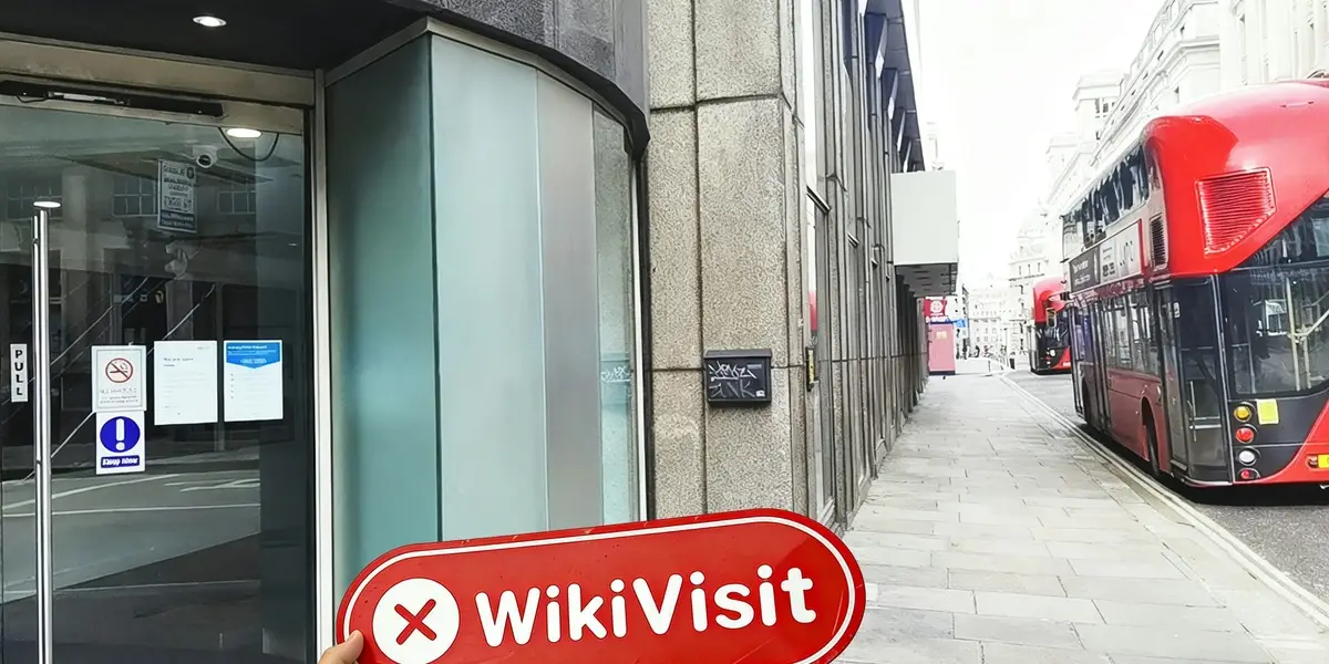 Una visita a HYUK en el Reino Unido -- sin encontrar oficina