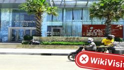 Isang Pagbisita kay sa Cambodia - Humanap ng Walang Opisina