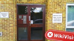 एक यात्राAG यूके में -- फाइंडिंग नो ऑफिस