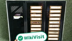 kunjungan ke BenchMark di bulgaria -- kantor dikonfirmasi ada