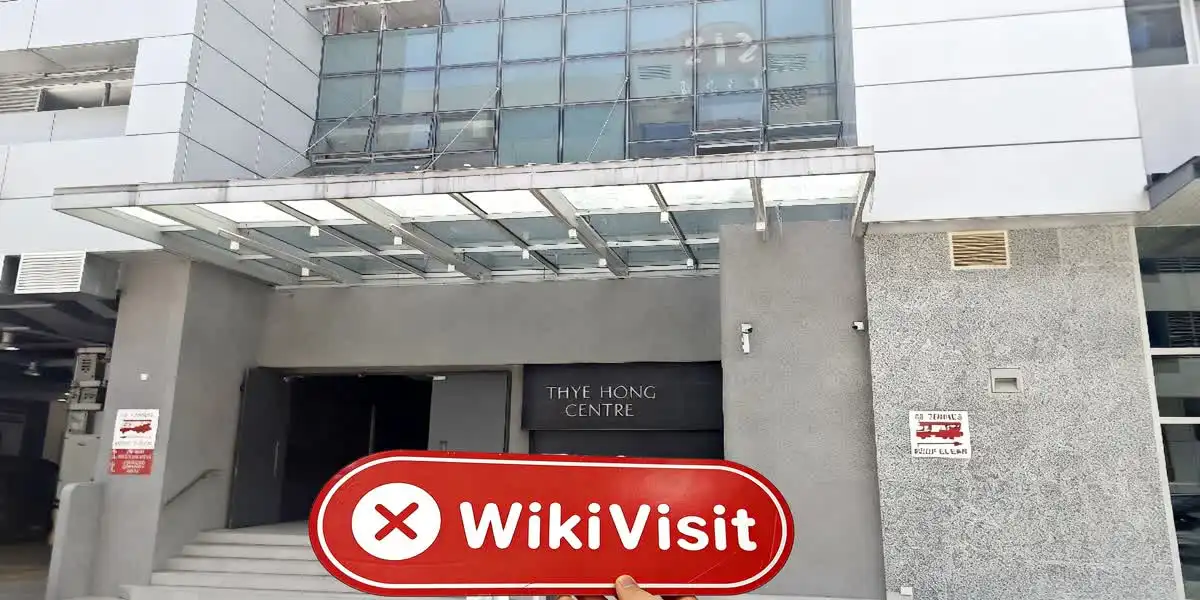 FULLERTON Singapura  Terverifikasi:  Tidak Ditemukan Kehadiran Fisik