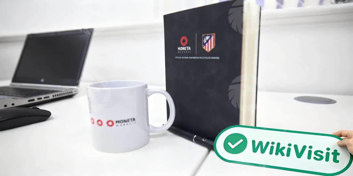 桌子上的咖啡机

中度可信度描述已自动生成