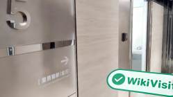 中国香港实地探访外汇交易商Huarong（中国华融大厦15楼西翼） 存在真实展业场所